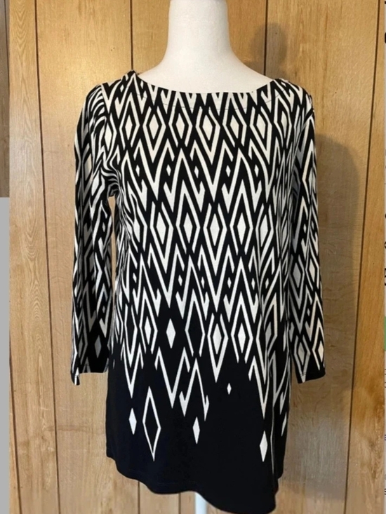 Rafaella Dresses & Skirts - Rafaella tunic. Black and white geometric print, size M